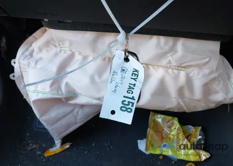 2019 Chevrolet Malibu Lt z USA, uszkodzony, nr VIN 1G1ZD5ST4KF133479